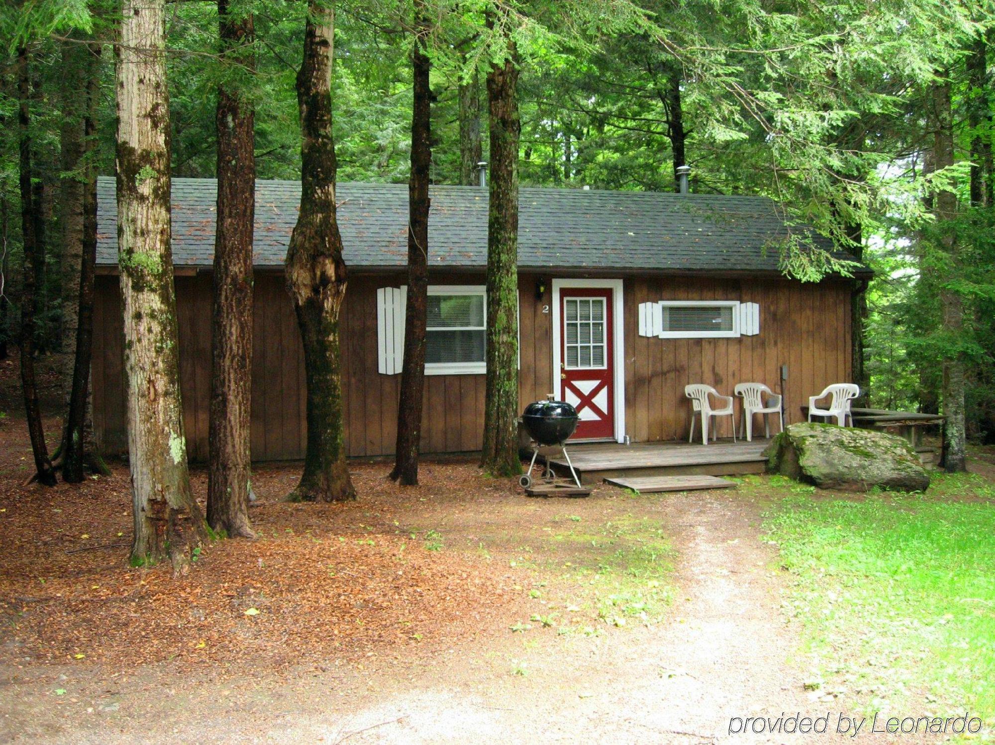 Stowe Cabins In The Woods Waterbury Exterior photo