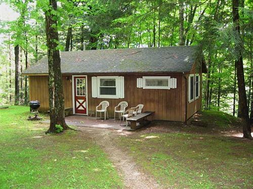 Stowe Cabins In The Woods Waterbury Exterior photo